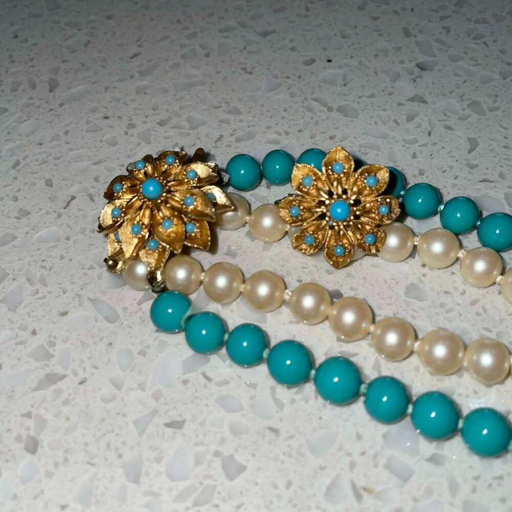 VINTAGE Pearl & Turquoise 28” Necklace & 1 Clip Earring Set
